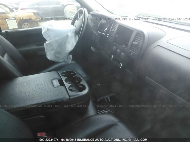 1GTEC19J98Z237933 - 2008 GMC SIERRA C1500 WHITE photo 5