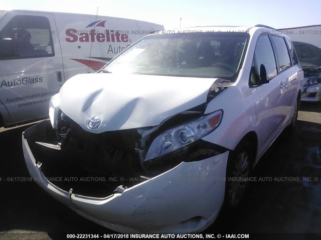 5TDYK3DC2ES525116 - 2014 TOYOTA SIENNA XLE/LIMITED WHITE photo 2