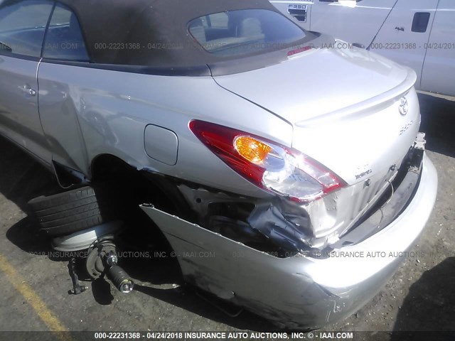 4T1FA38PX4U034385 - 2004 TOYOTA CAMRY SOLARA SE/SLE ვერცხლისფერი ფოტო 6