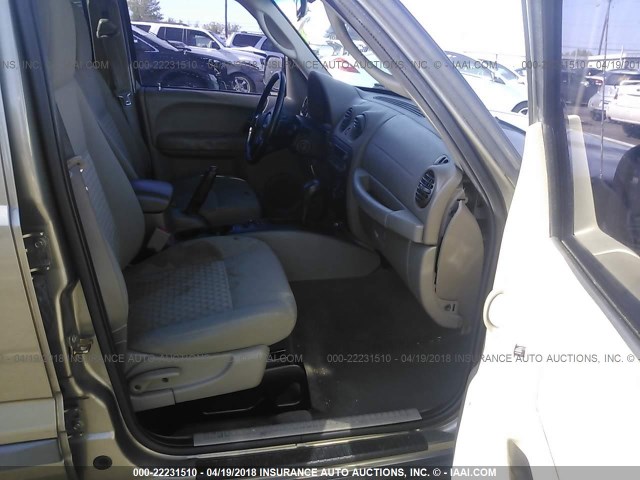 1J4GK48K35W559482 - 2005 JEEP LIBERTY SPORT 香槟色 照片 5