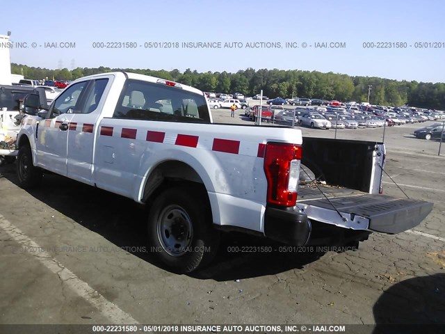 1FT7X2A64HEC65835 - 2017 FORD F250 SUPER DUTY WHITE photo 3