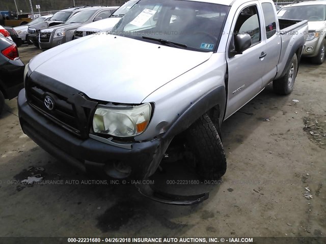 5TEUX42NX8Z543980 - 2008 TOYOTA TACOMA ACCESS CAB Silber Foto 2