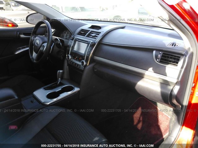4T1BF1FK6DU700850 - 2013 TOYOTA CAMRY L/SE/LE/XLE 红色 照片 5