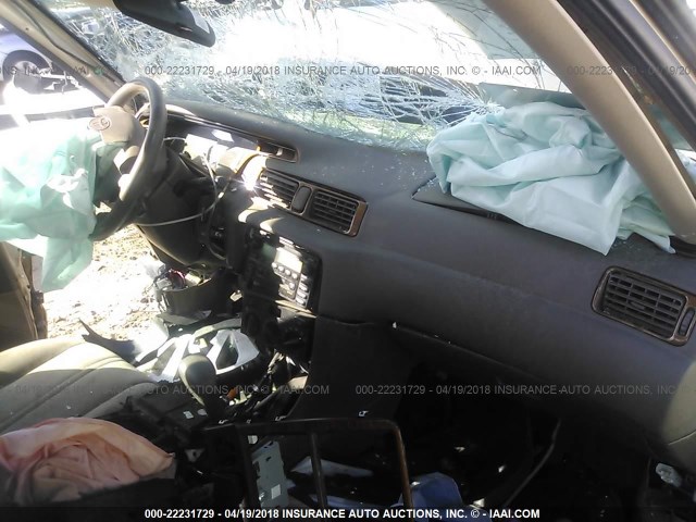 4T1BG22KX1U050263 - 2001 TOYOTA CAMRY CE/LE/XLE 金色 照片 5