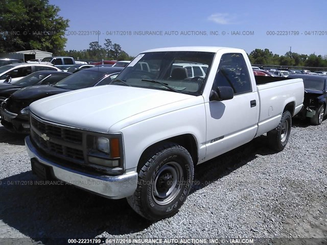 1GCGC34J2YR128841 - 2000 CHEVROLET GMT-400 C3500 WHITE photo 2