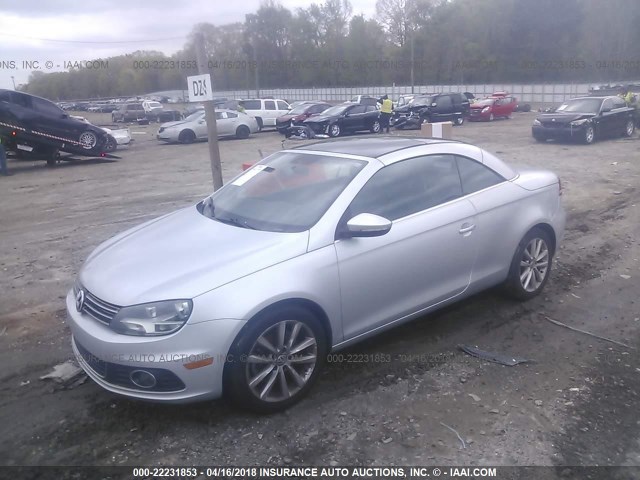 WVWBW7AH1CV000200 - 2012 VOLKSWAGEN EOS KOMFORT SILVER photo 2