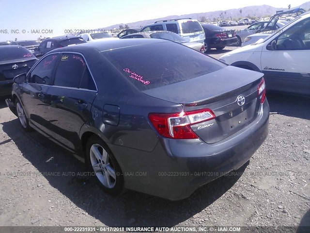 4T1BF1FK4DU695583 - 2013 TOYOTA CAMRY L/SE/LE/XLE GRAY photo 3