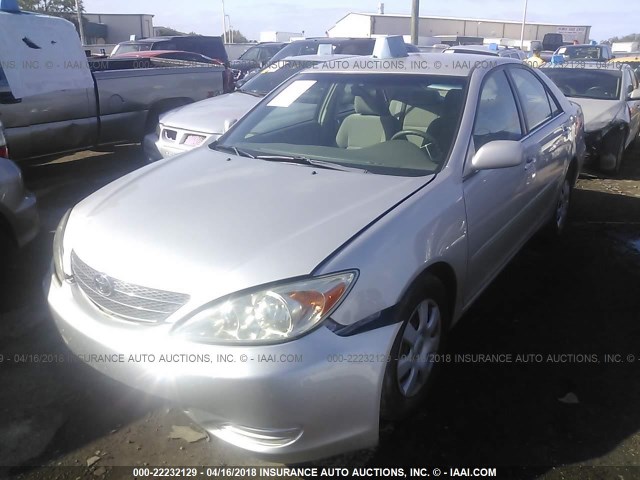 4T1BE32K74U333512 - 2004 TOYOTA CAMRY LE/XLE/SE SILVER photo 2