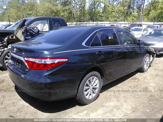 4T1BF1FK9HU295055 - 2017 TOYOTA CAMRY LE/XLE/SE/XSE Schwarz Foto 4