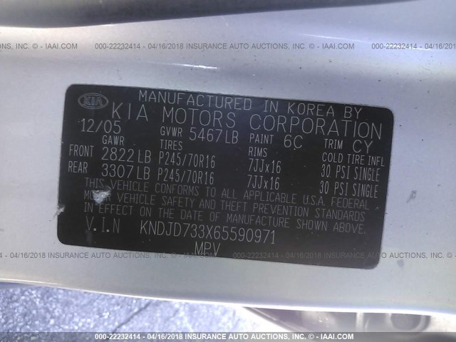 KNDJD733X65590971 - 2006 KIA SORENTO EX/LX SILVER photo 9