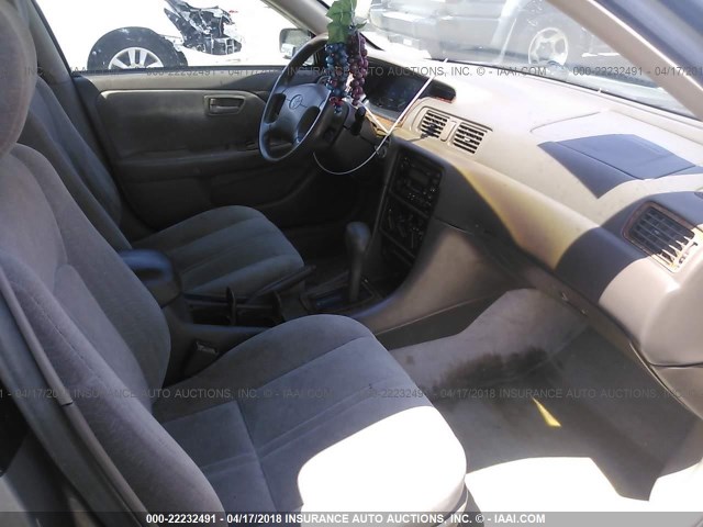 4T1BG22K8XU896397 - 1999 TOYOTA CAMRY CE/LE/XLE 金色 照片 5