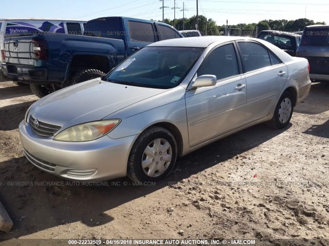 4T1BE32K24U792849 - 2004 TOYOTA CAMRY LE/XLE/SE SILVER photo 2