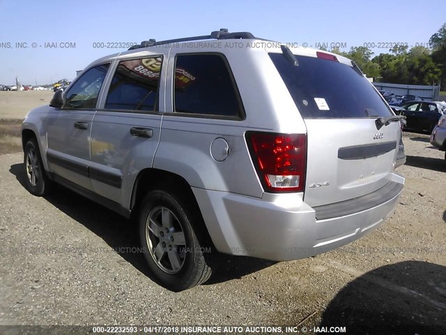 1J4GR48K95C710483 - 2005 JEEP GRAND CHEROKEE LAREDO/COLUMBIA/FREEDOM SILVER photo 3