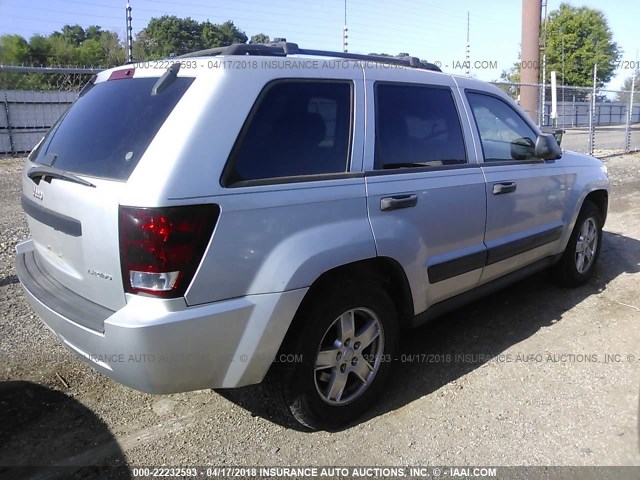 1J4GR48K95C710483 - 2005 JEEP GRAND CHEROKEE LAREDO/COLUMBIA/FREEDOM SILVER photo 4