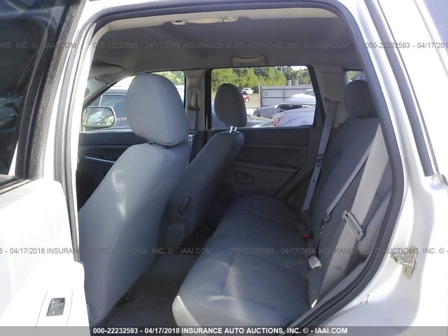 1J4GR48K95C710483 - 2005 JEEP GRAND CHEROKEE LAREDO/COLUMBIA/FREEDOM 银色 照片 8