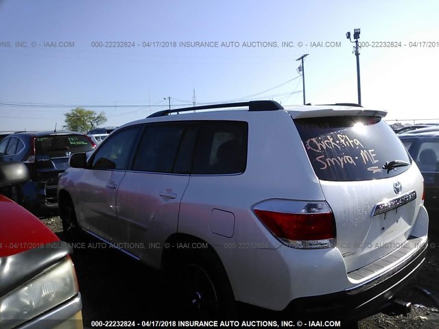 5TDZK3EH8CS071109 - 2012 TOYOTA HIGHLANDER SE WHITE photo 3