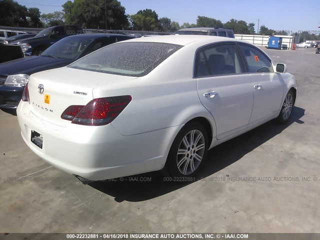 4T1BK36B08U273789 - 2008 TOYOTA AVALON XL/XLS/TOURING/LIMITED WHITE photo 4