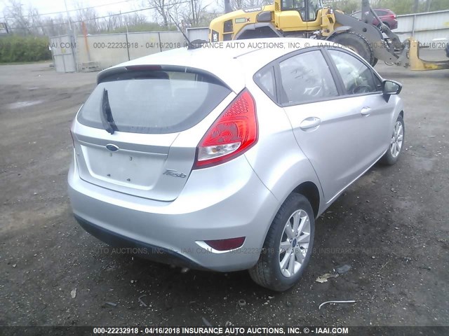 3FADP4EJ6BM175896 - 2011 FORD FIESTA SE SILVER photo 4