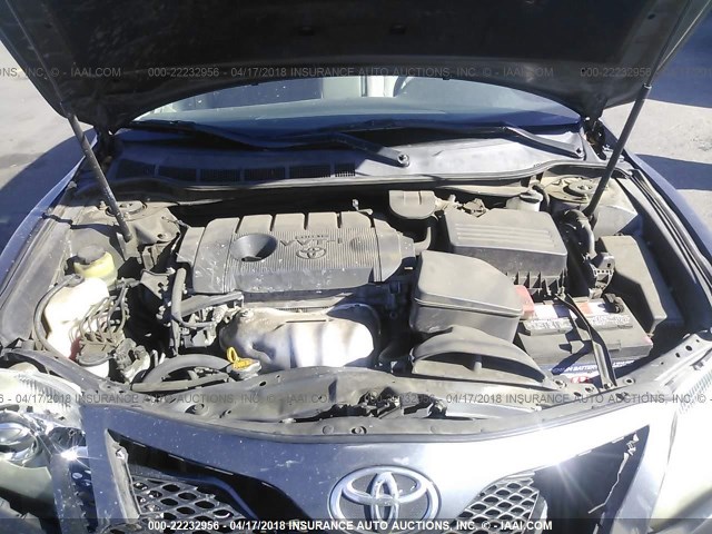 4T1BF3EK4BU126260 - 2011 TOYOTA CAMRY SE/LE/XLE GRAY photo 10