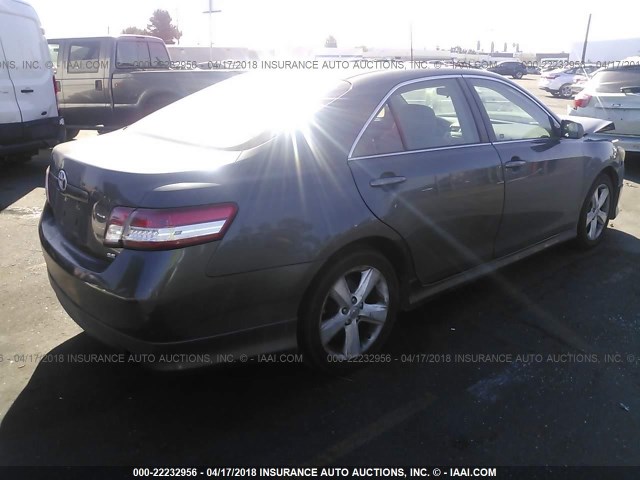 4T1BF3EK4BU126260 - 2011 TOYOTA CAMRY SE/LE/XLE GRAY photo 4