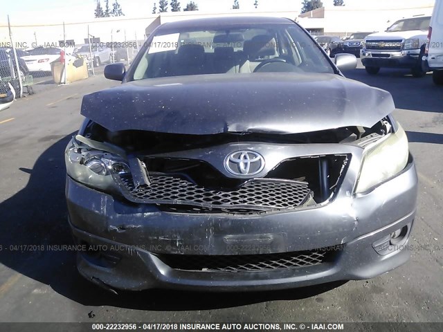 4T1BF3EK4BU126260 - 2011 TOYOTA CAMRY SE/LE/XLE GRAY photo 6