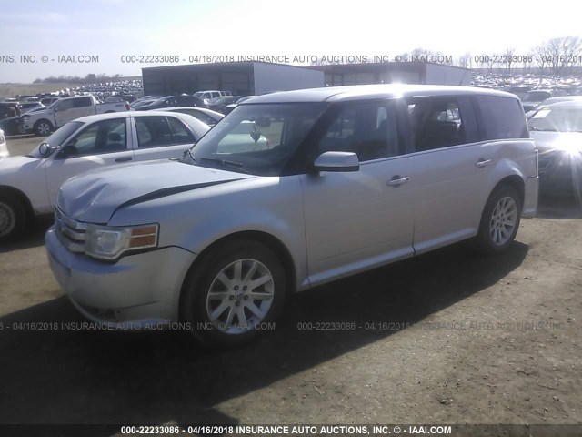 2FMDK52C09BA07263 - 2009 FORD FLEX SEL SILVER photo 2