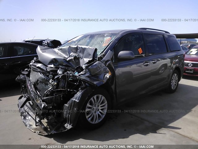 5TDYZ3DCXHS897609 - 2017 TOYOTA SIENNA XLE/LIMITED GRAY photo 2