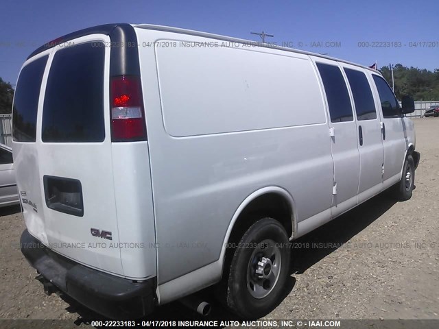 1GTW7BFF2G1144957 - 2016 GMC SAVANA G2500 WHITE photo 4