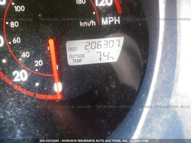 2T1LR32E15C377172 - 2005 TOYOTA COROLLA MATRIX XR SILVER photo 7