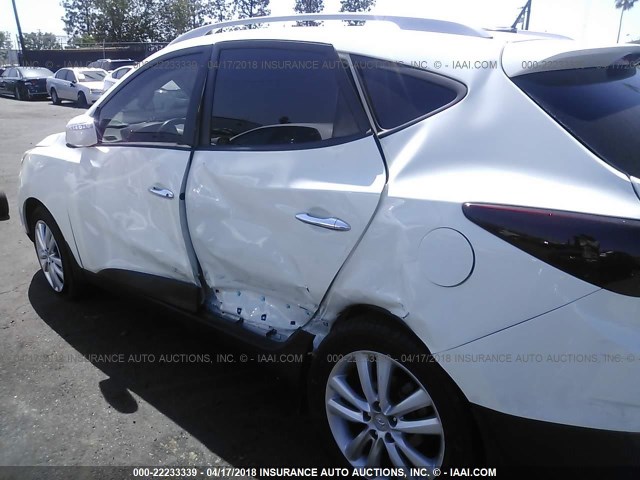 KM8JU3AC5BU156724 - 2011 HYUNDAI TUCSON GLS/LIMITED WHITE photo 6