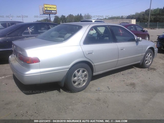 4T1BF22K8YU110442 - 2000 TOYOTA CAMRY LE/XLE SILVER photo 4