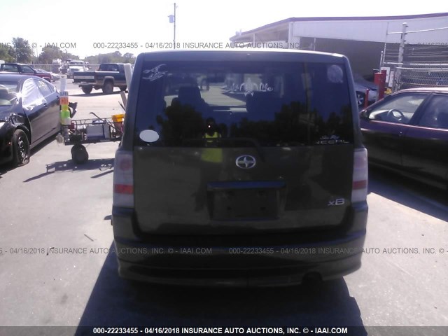 JTLKT324854027033 - 2005 TOYOTA SCION XB GRAY photo 6