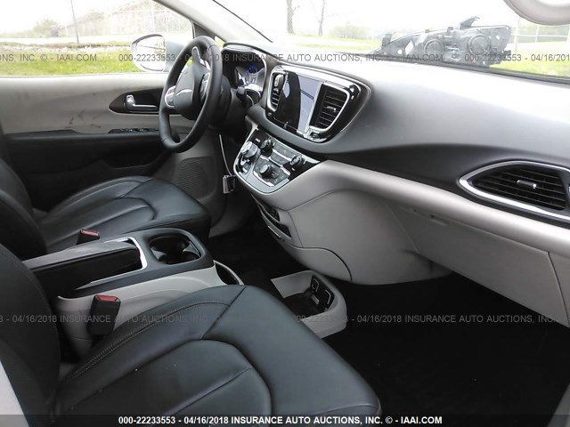 2C4RC1EG6HR727431 - 2017 CHRYSLER PACIFICA TOURING L PLUS SILVER photo 5