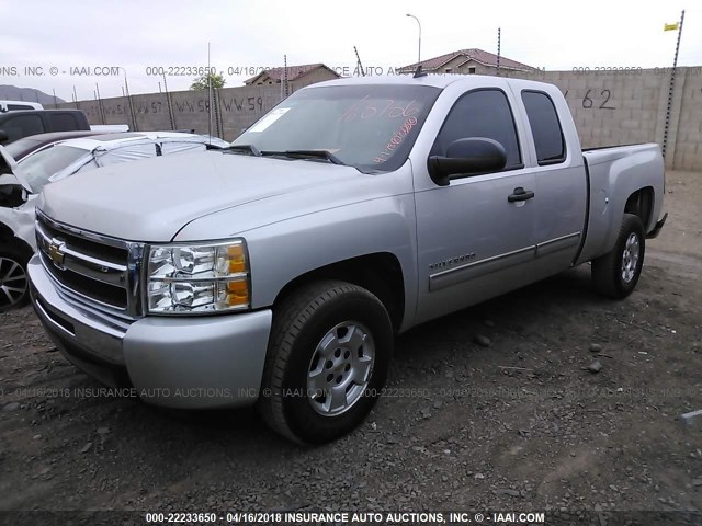 1GCSCSE04AZ186465 - 2010 CHEVROLET SILVERADO C1500 LT SILVER photo 2