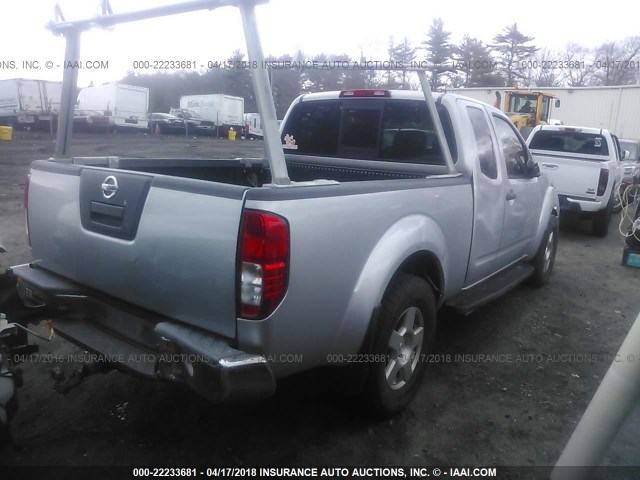 1N6AD06W38C415647 - 2008 NISSAN FRONTIER KING CAB LE/SE/OFF ROAD GRAY photo 4