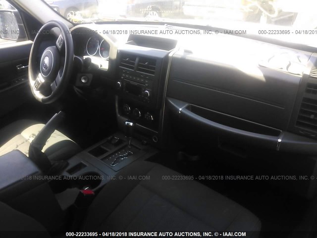 1C4PJMAK8CW103364 - 2012 JEEP LIBERTY SPORT 黑色 照片 5