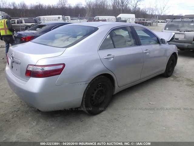 4T1BE46K18U210276 - 2008 TOYOTA CAMRY CE/LE/XLE/SE SILVER photo 4