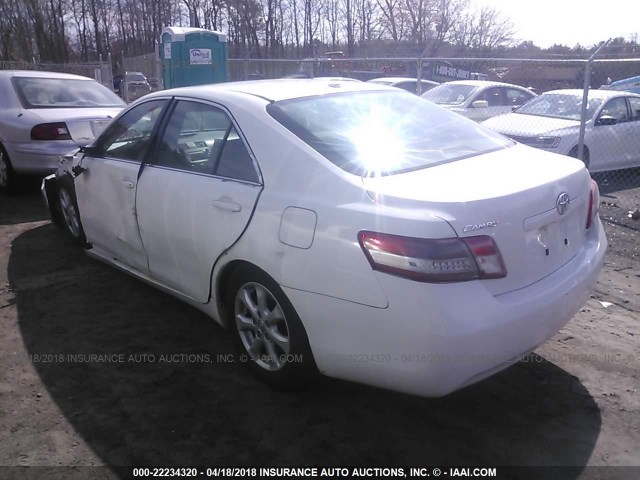 4T1BF3EK1BU648179 - 2011 TOYOTA CAMRY SE/LE/XLE WHITE photo 3