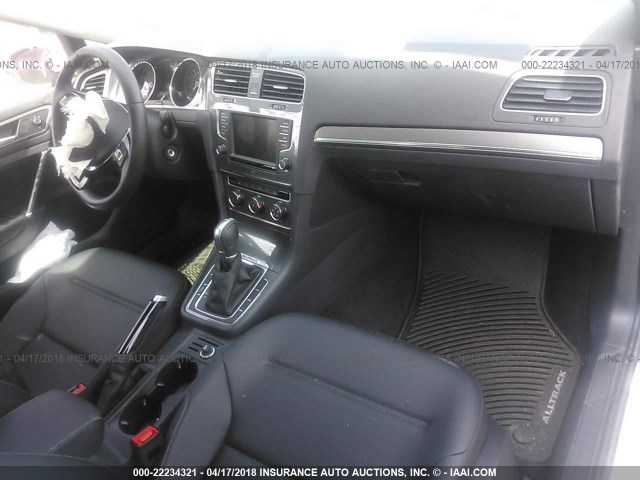 3VWH17AU8HM543841 - 2017 VOLKSWAGEN Golf Alltrack S/SE/SEL 蓝色 照片 5