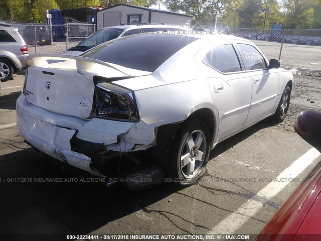 2B3KK53H97H632357 - 2007 DODGE CHARGER R/T WHITE photo 4