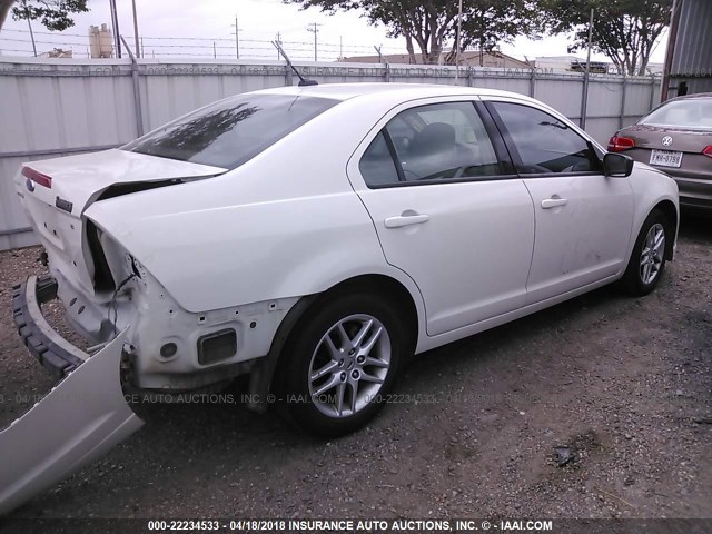 3FAHP0GA3AR154285 - 2010 FORD FUSION S WHITE photo 4