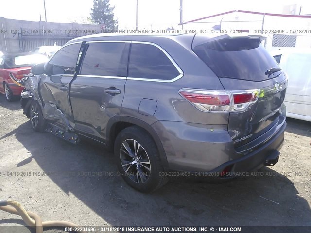 5TDKKRFH9GS137952 - 2016 TOYOTA HIGHLANDER XLE GRAY photo 3