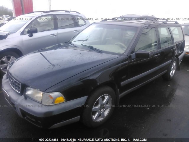 YV1LZ5648W2428089 - 1998 VOLVO V70 XC BLACK photo 2