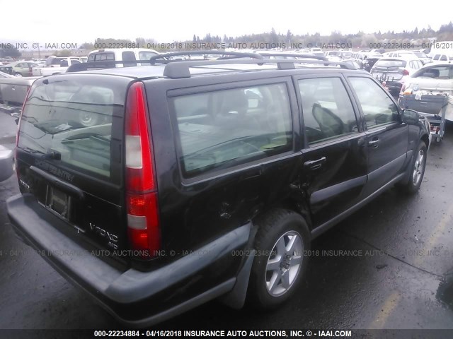 YV1LZ5648W2428089 - 1998 VOLVO V70 XC BLACK photo 4