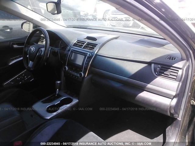 4T1BF1FK8EU761019 - 2014 TOYOTA CAMRY L/SE/LE/XLE 黑色 照片 5