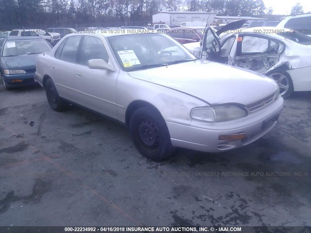 4T1BF12K2TU135033 - 1996 TOYOTA CAMRY LE/XLE/SE ოქროსფერი ფოტო 1