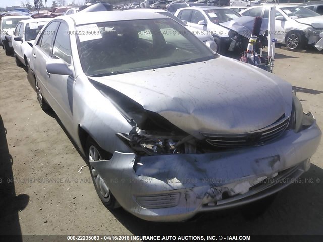 4T1BE32K16U645604 - 2006 TOYOTA CAMRY LE/XLE/SE SILVER photo 1