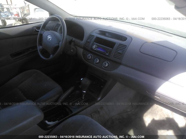 4T1BE32K16U645604 - 2006 TOYOTA CAMRY LE/XLE/SE ვერცხლისფერი ფოტო 5