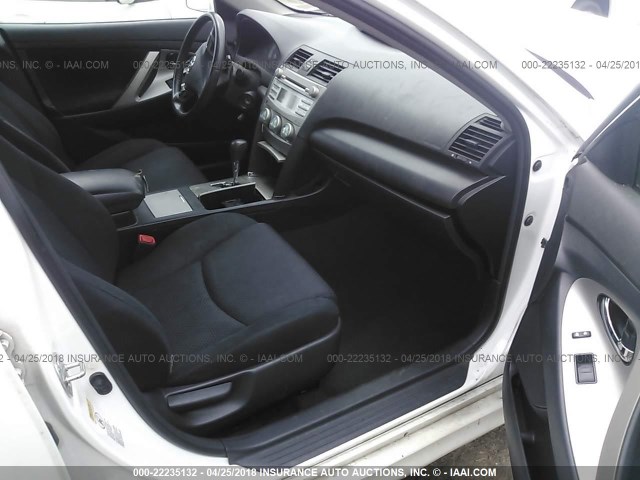 4T1BK46K37U537947 - 2007 TOYOTA CAMRY NEW GENERAT LE/XLE/SE WHITE photo 5