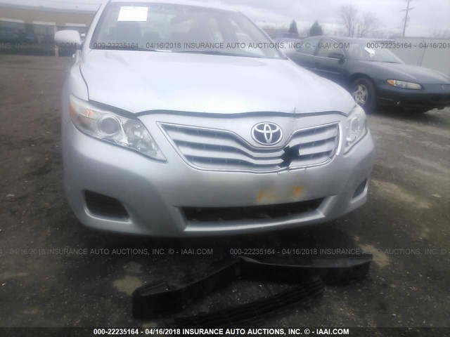 4T1BF3EK8BU745413 - 2011 TOYOTA CAMRY SE/LE/XLE SILVER photo 6